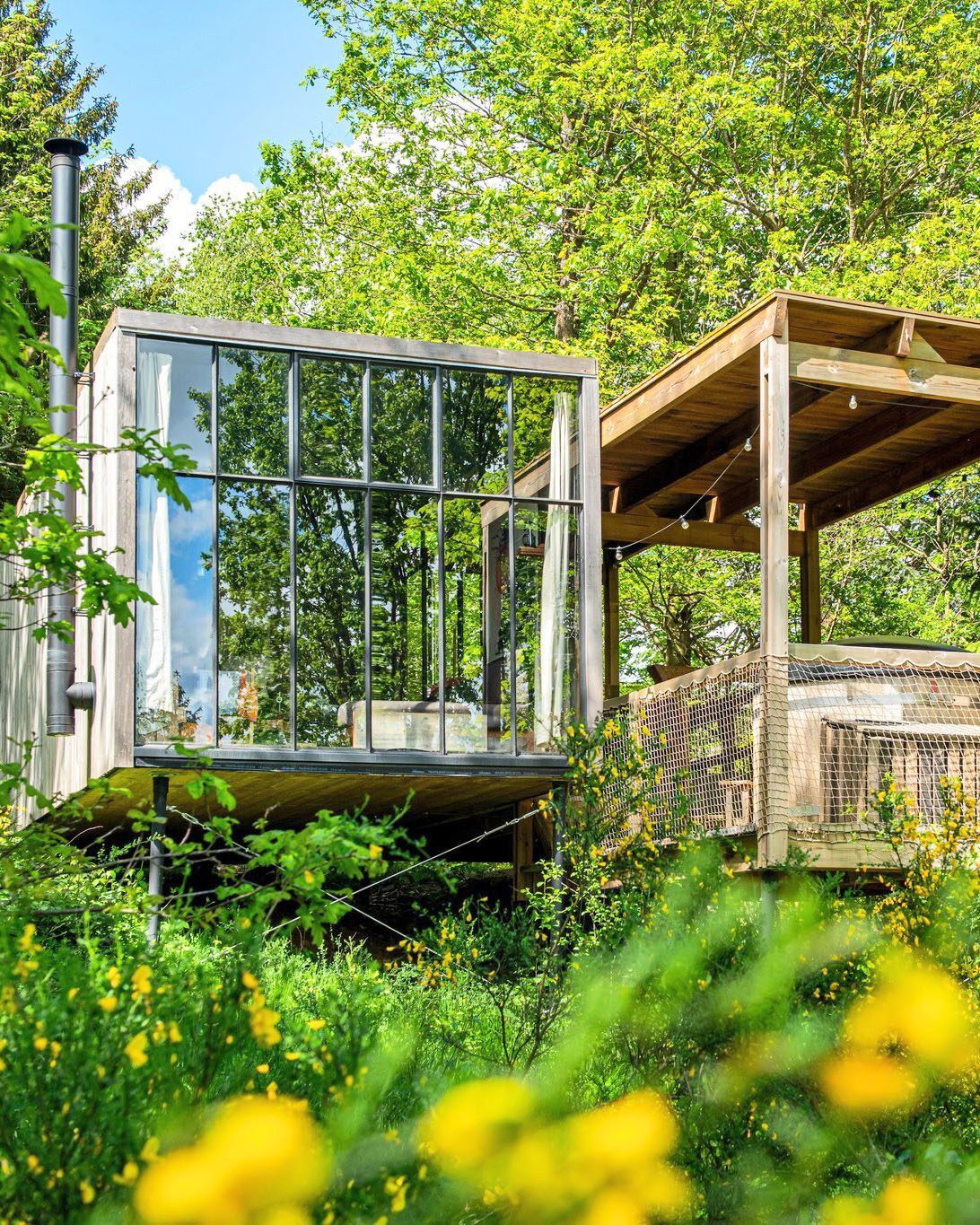 Cabane dans la forêt aux cabanes Nutchel dans les Ardennes