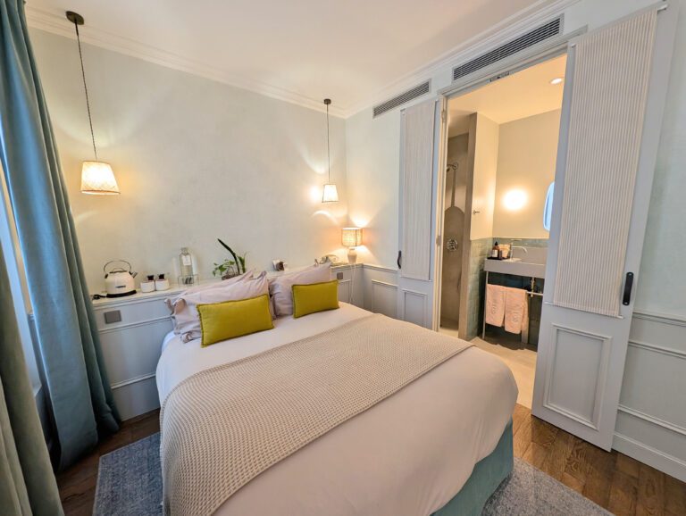 HOY Paris Yoga Hôtel