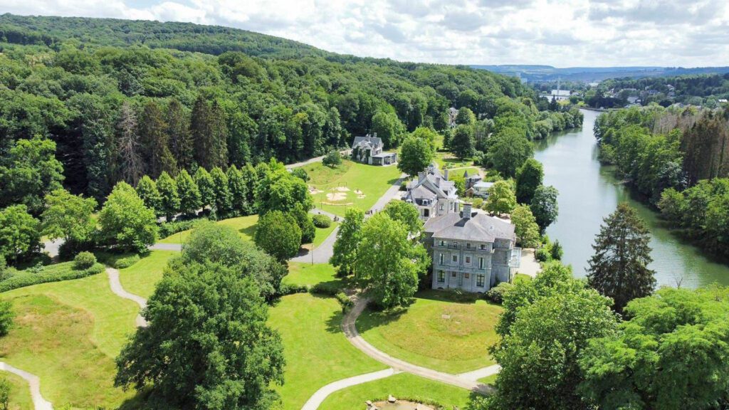 Domaine des Sorbiers vue du ciel aux Sorbiers près de Dinant