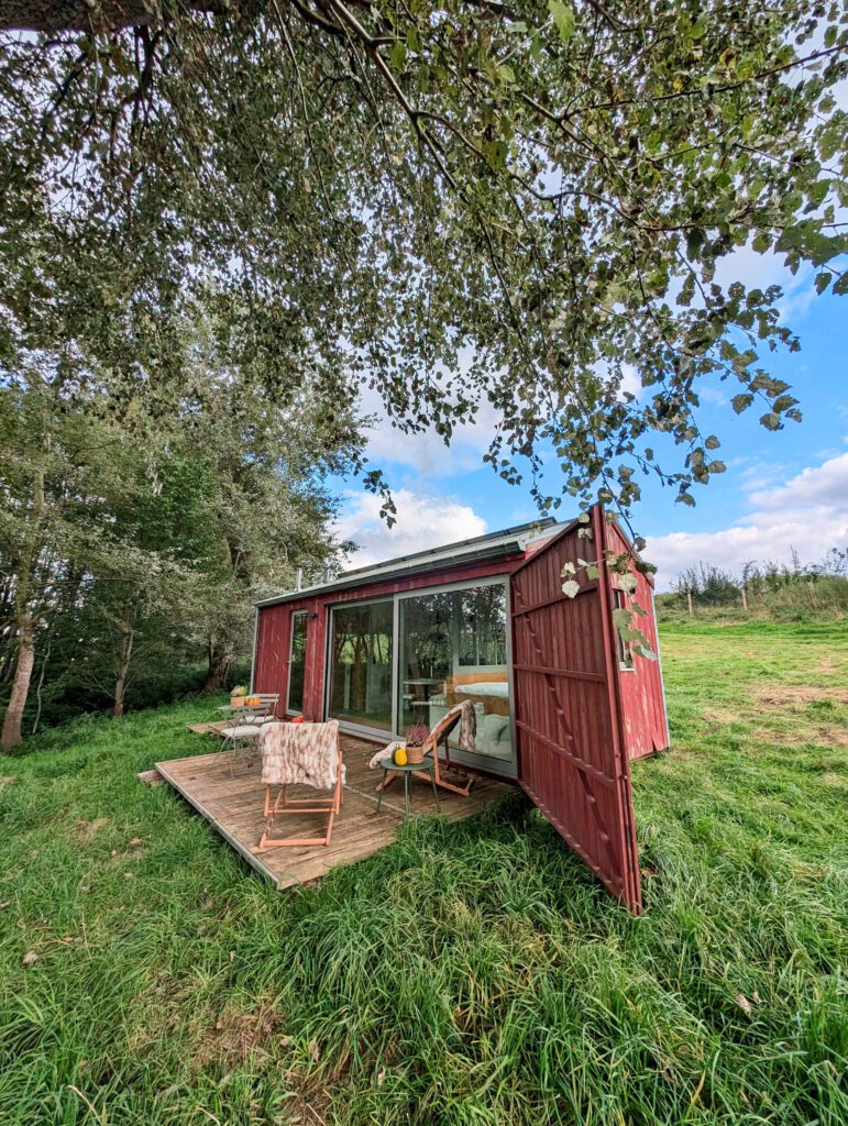 Cabane à la lisière de la forêt à la Cabane des Avelines à Genappe