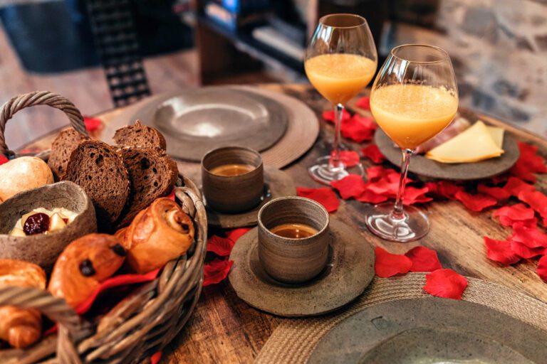 Petit déjeuner gourmand à La Roca à Marche en Belgique