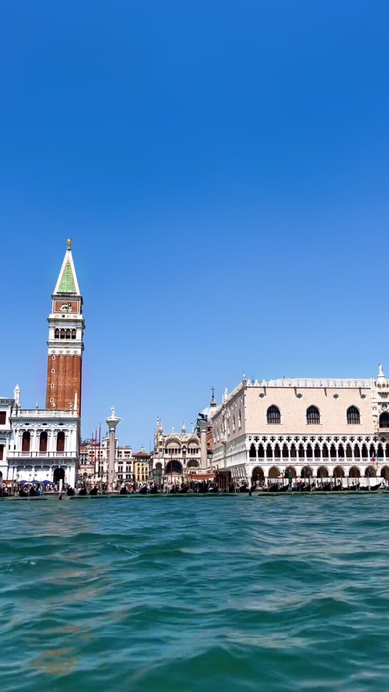 the venice venice hotel cover vue