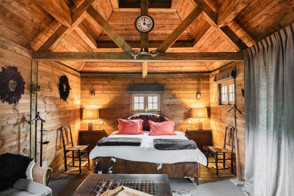 Chambre de la cabane au Domaine de Saint Jean