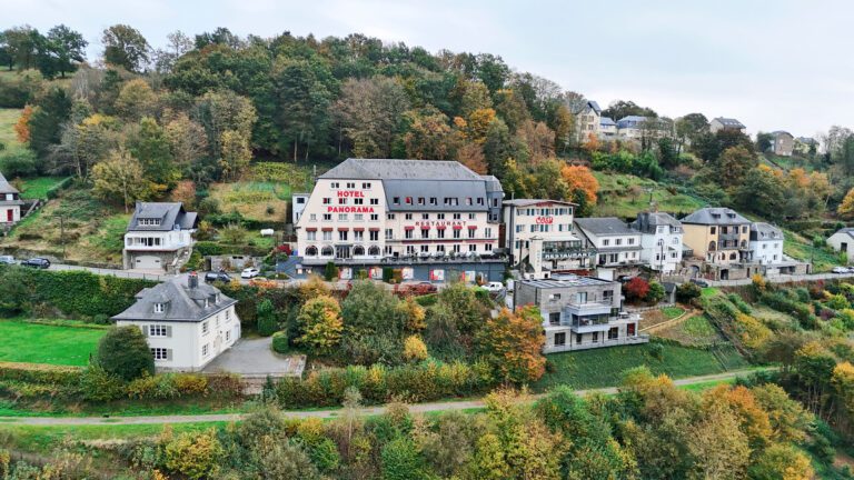 à l'Hôtel Panorama