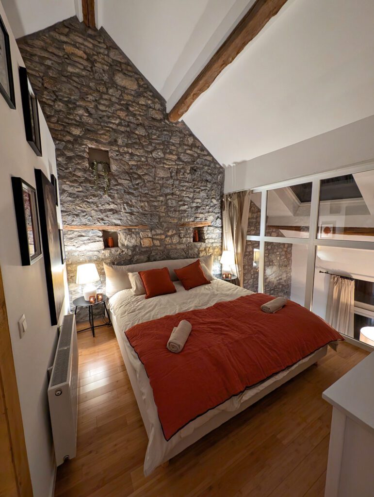 Chambre dans la mezzanine au Bain de Diane à Aywaille