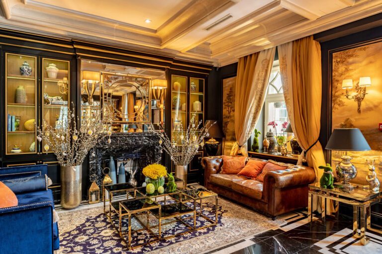 Salon luxueux au Bachleda Luxury Hotel à Cracovie