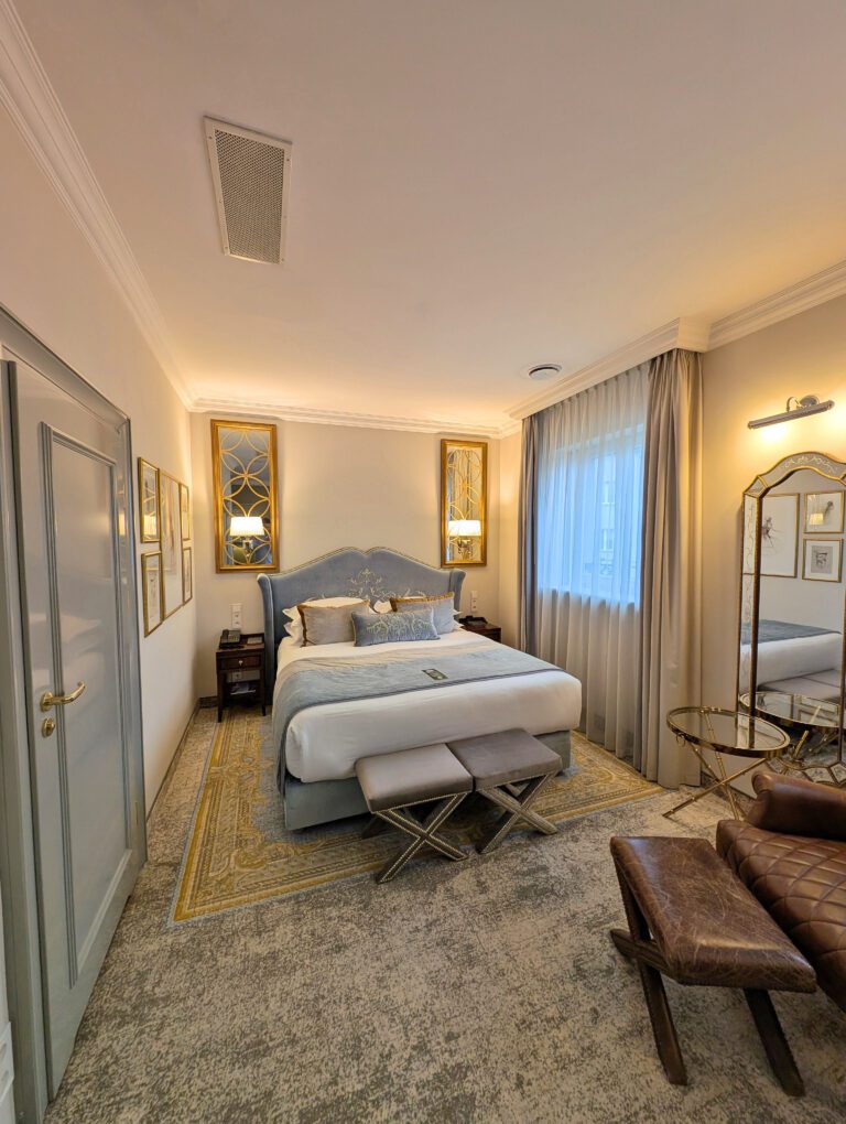 Chambre romantique au Bachleda Luxury Hotel à Cracovie