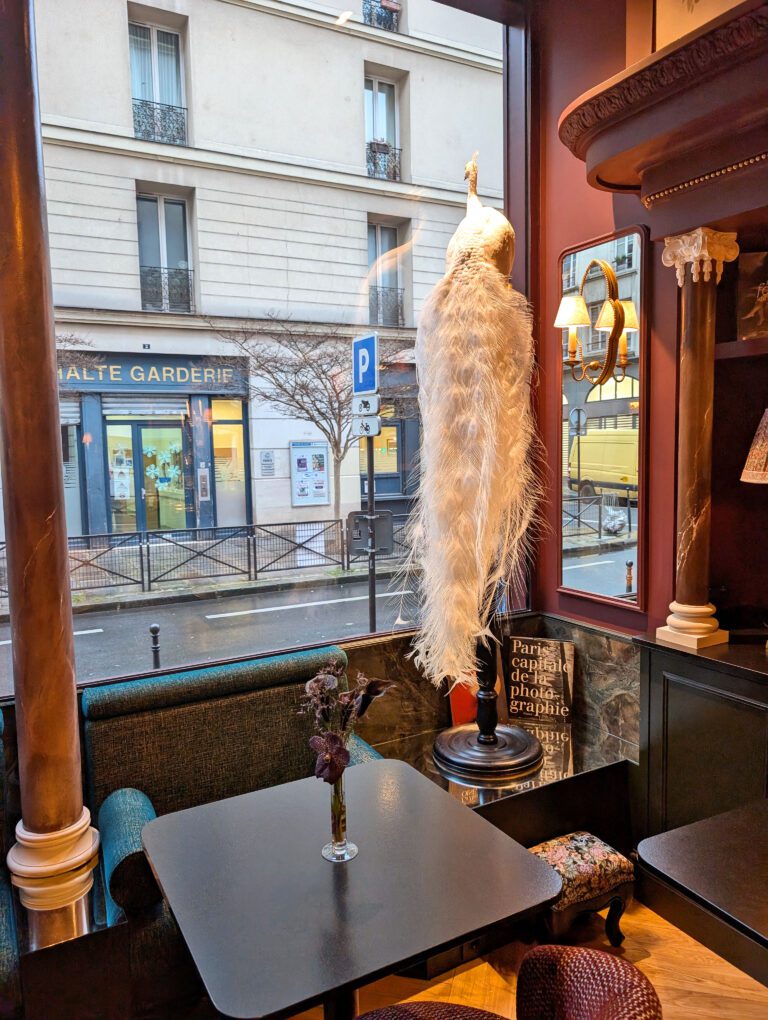 Vue depuis l'hôtel à Une Autre Chambre dans le Marais