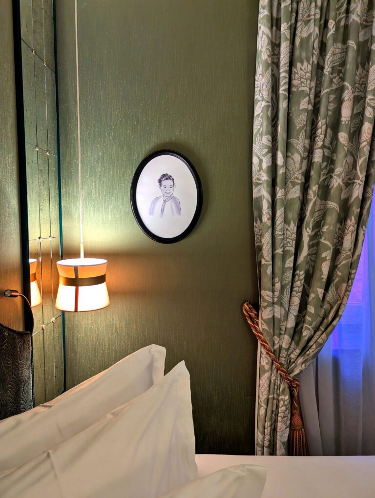 Lit confortable à Une Autre Chambre dans le Marais