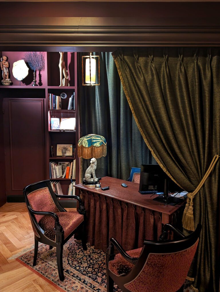 Accueil de l'hôtel à Une Autre Chambre dans le Marais
