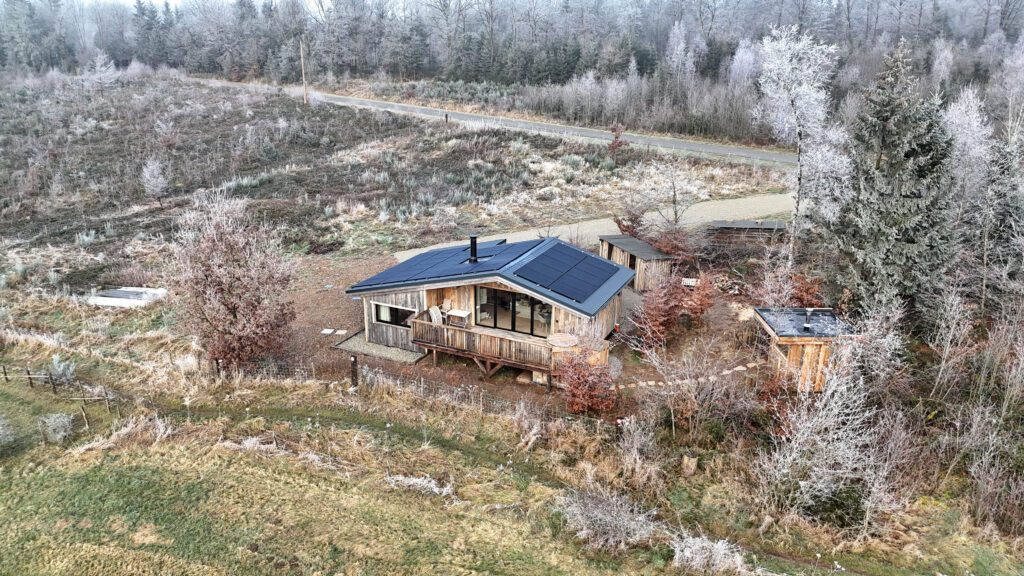Lodge vue du ciel au Woodpecker Camp à Waimes