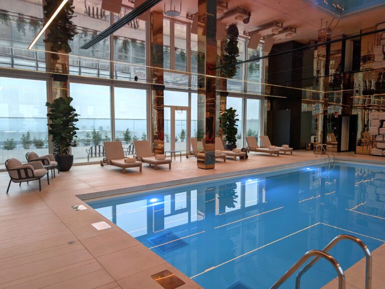 Piscine intérieure à Contour Spa à Bruxelles
