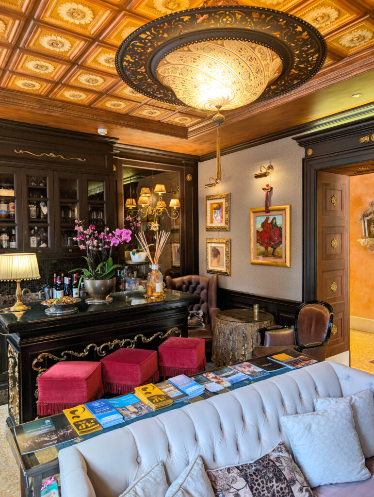 Réception de l'hôtel Moresco à Venise